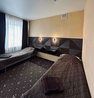 Гостиница Корела Приозерск Двухместный номер с 2 отдельными кроватями, вид на город-3